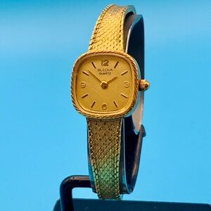 BULOVA 92J00 Women’s Vintage 1985 Bracelet Wristwatch German Movt Works New Batt